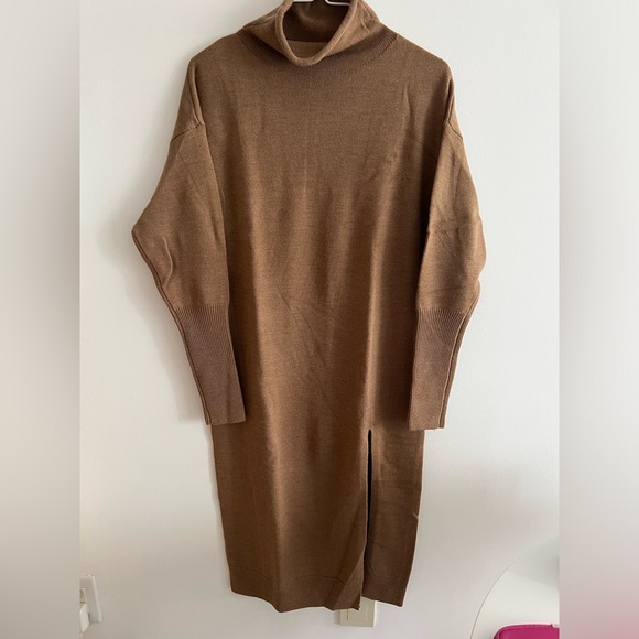 Aritzia Cyprie sweater dress - Picture 1 of 7